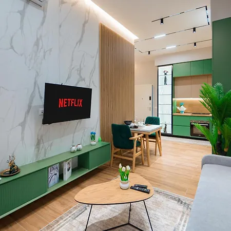Lux Holidays Apartment *