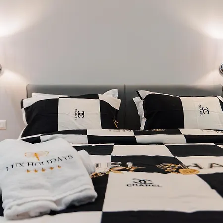 Apartment Lux Holidays