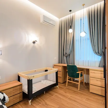Lux Holidays Appartamento Durrës